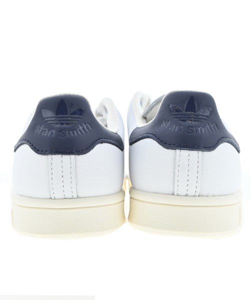 adidas 運動鞋