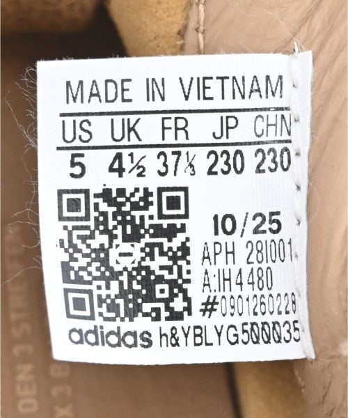 adidas 運動鞋