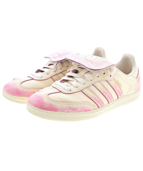 adidas 運動鞋