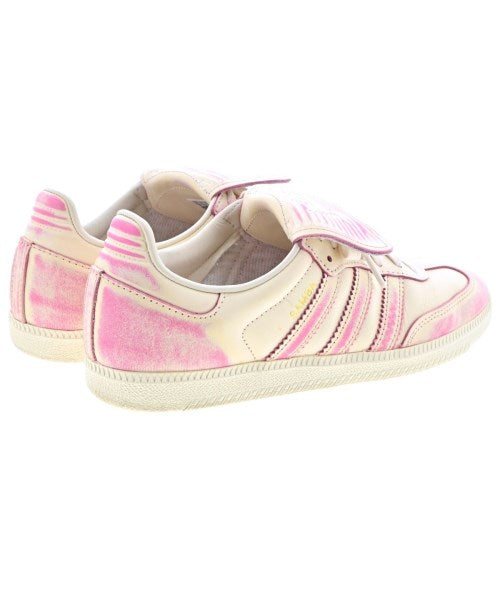 adidas 運動鞋