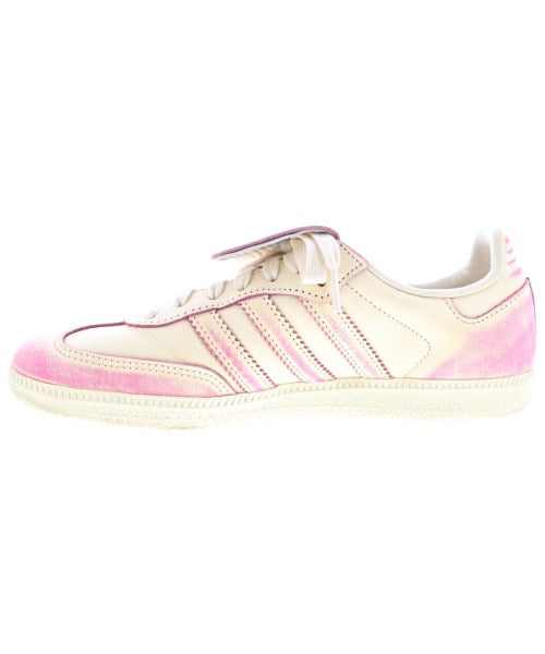 adidas 運動鞋