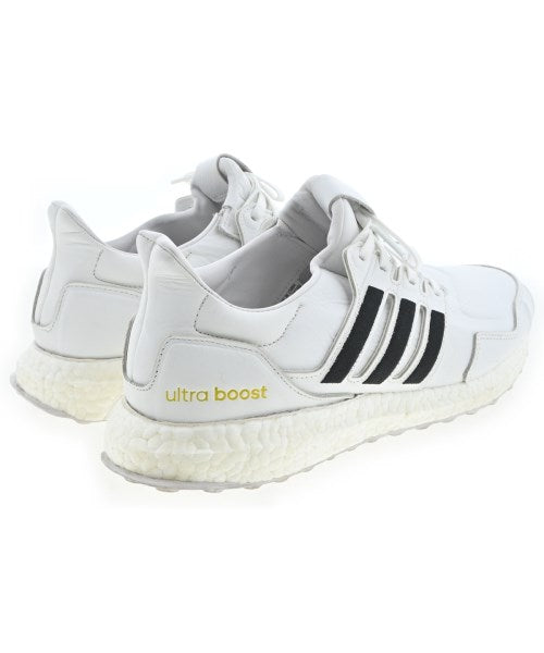 adidas 運動鞋