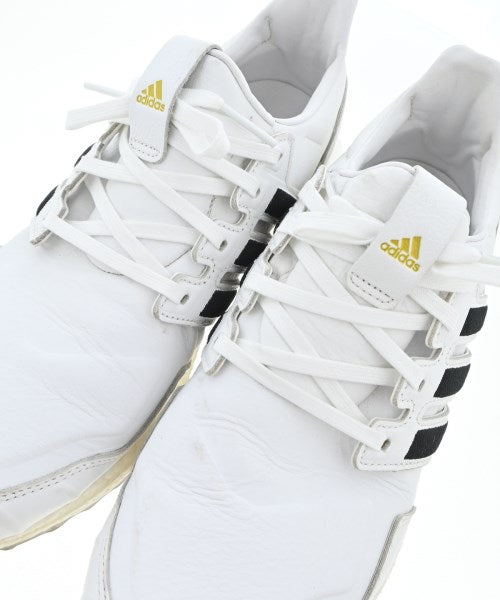 adidas 運動鞋