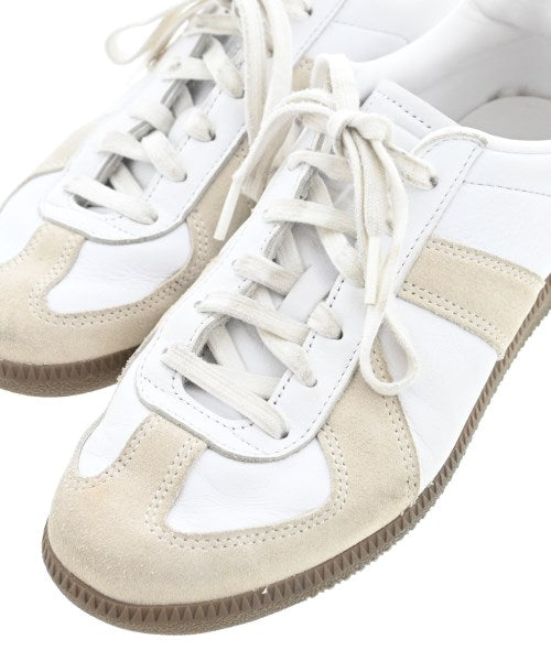adidas 運動鞋
