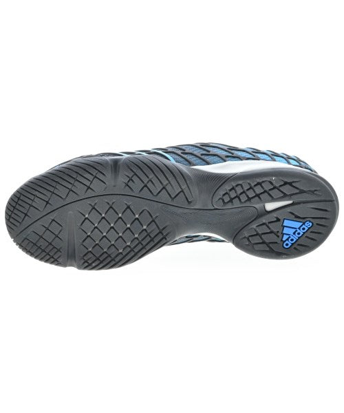 adidas 運動鞋