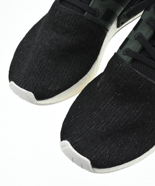 adidas 運動鞋