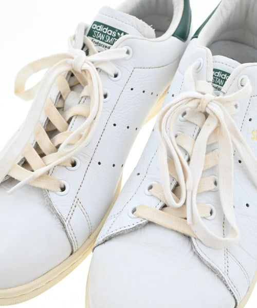 adidas 運動鞋