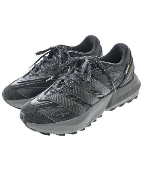 adidas 運動鞋