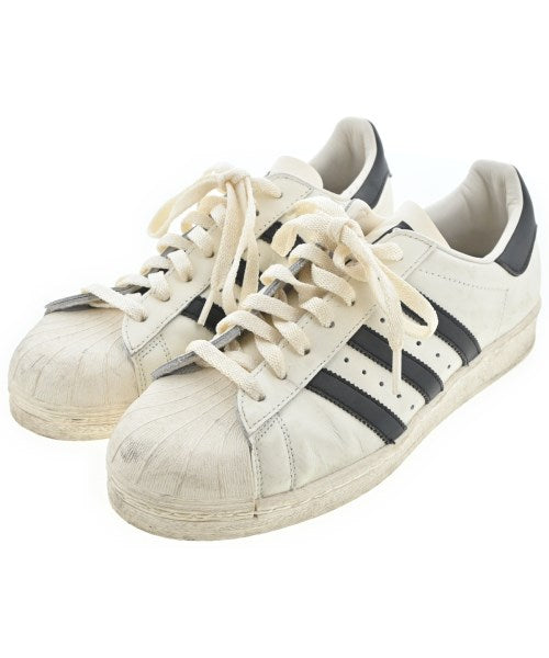 adidas 運動鞋