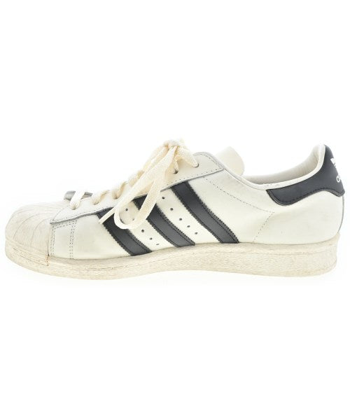 adidas 運動鞋