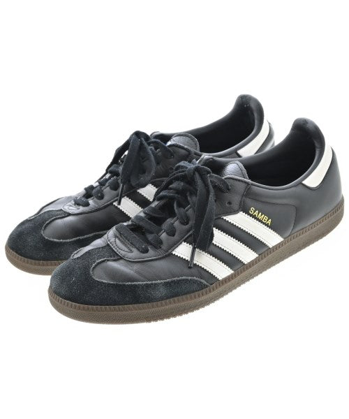 adidas 運動鞋