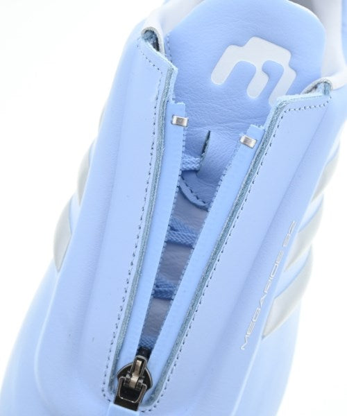adidas 運動鞋