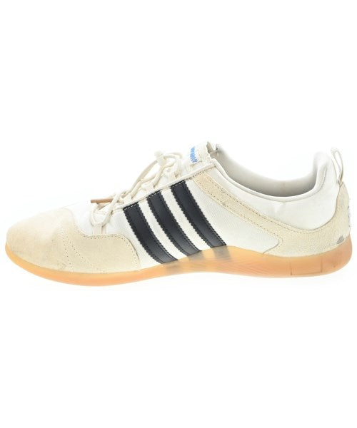 adidas 運動鞋