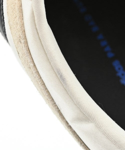 adidas 運動鞋