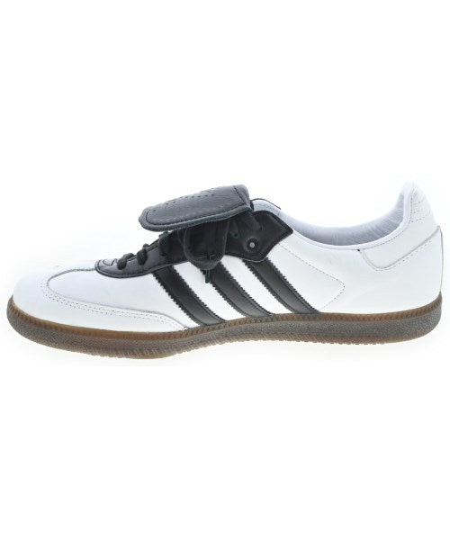 adidas 運動鞋