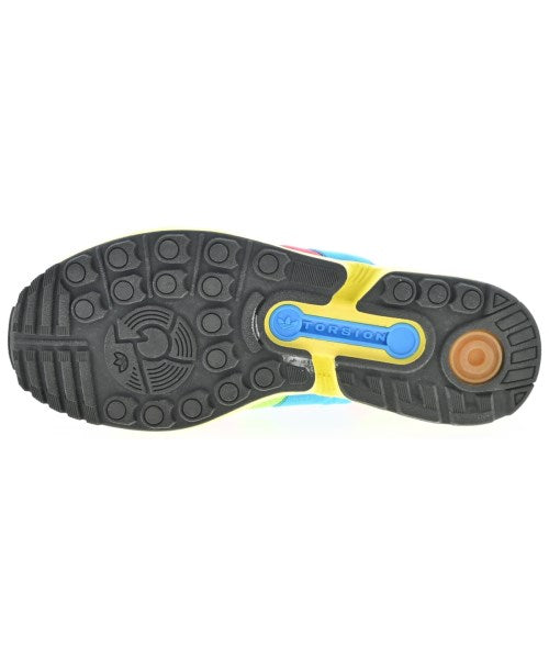 adidas 運動鞋
