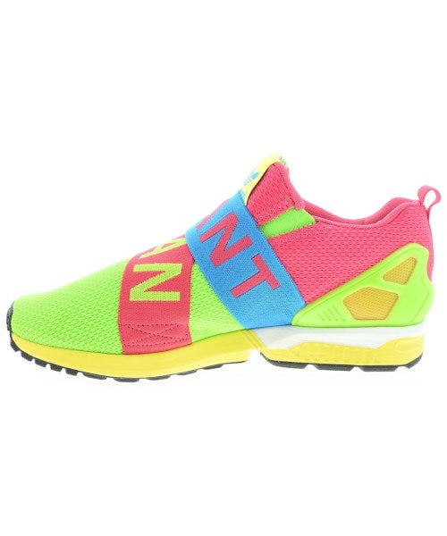 adidas 運動鞋