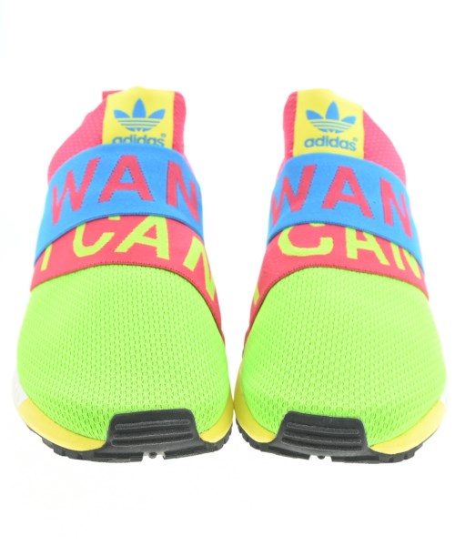 adidas 運動鞋