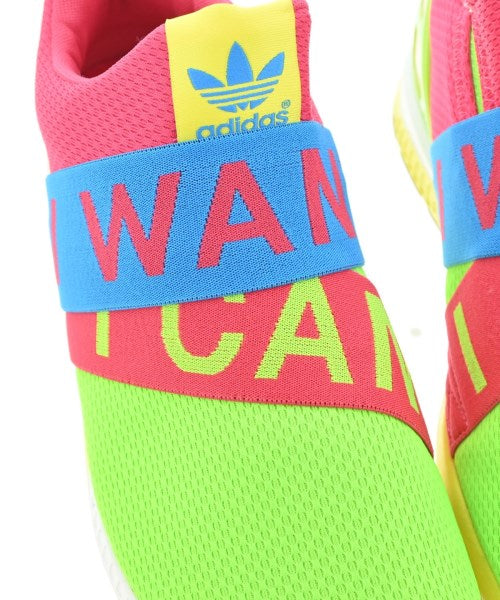 adidas 運動鞋