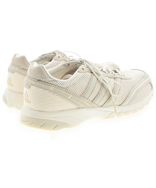 adidas 運動鞋