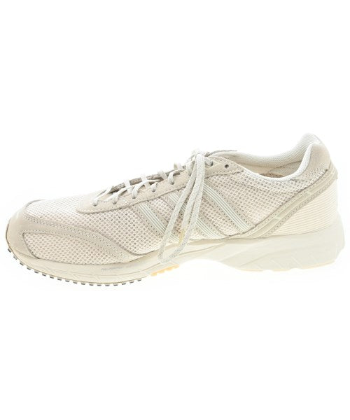 adidas 運動鞋