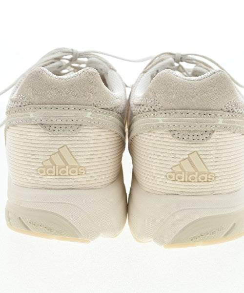 adidas 運動鞋