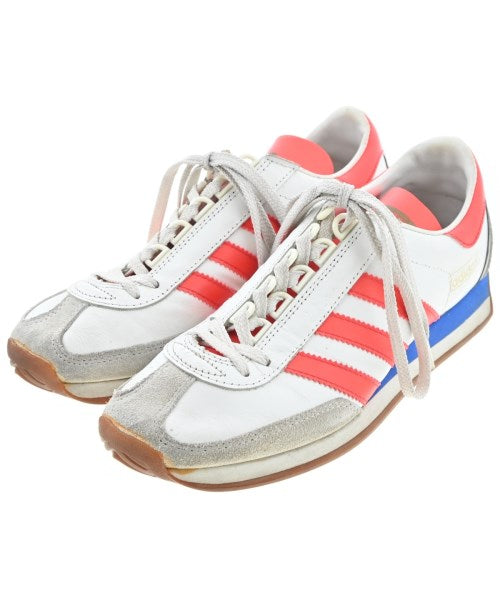 adidas 運動鞋