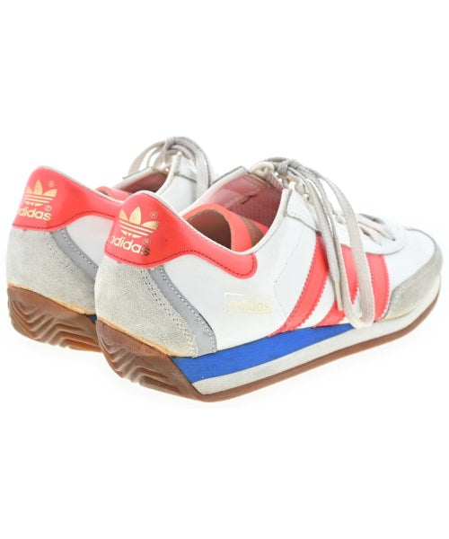 adidas 運動鞋