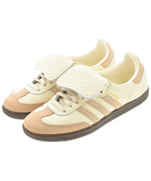 adidas 運動鞋