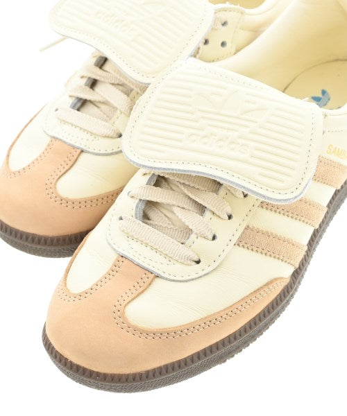 adidas 運動鞋