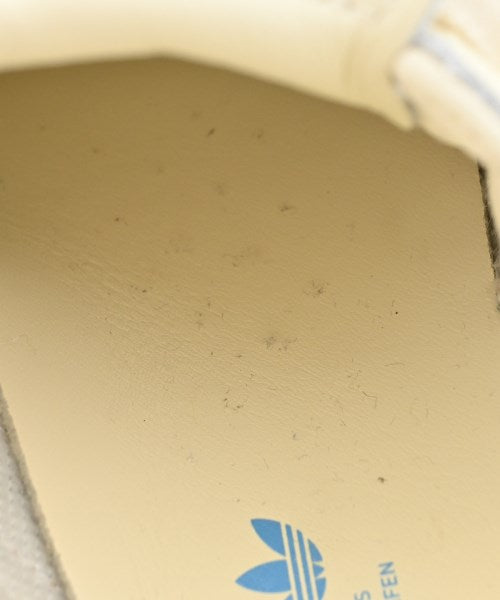 adidas 運動鞋