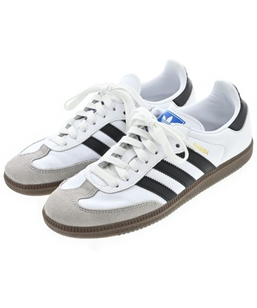 adidas 運動鞋