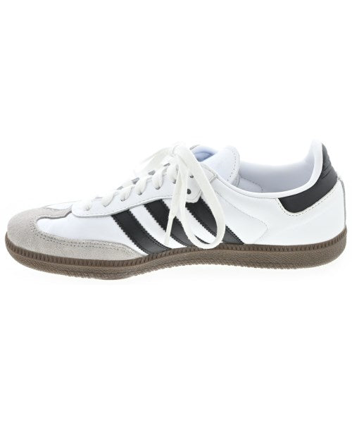 adidas 運動鞋