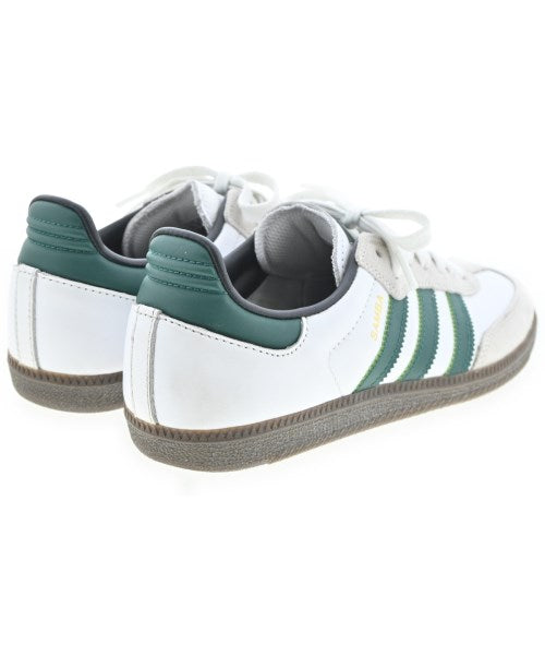 adidas 運動鞋