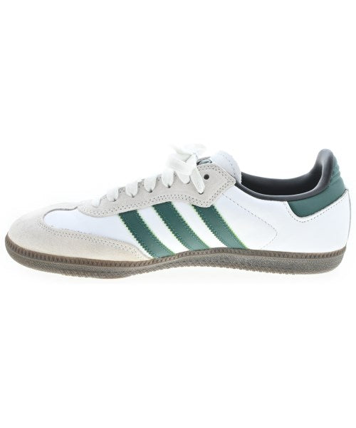 adidas 運動鞋