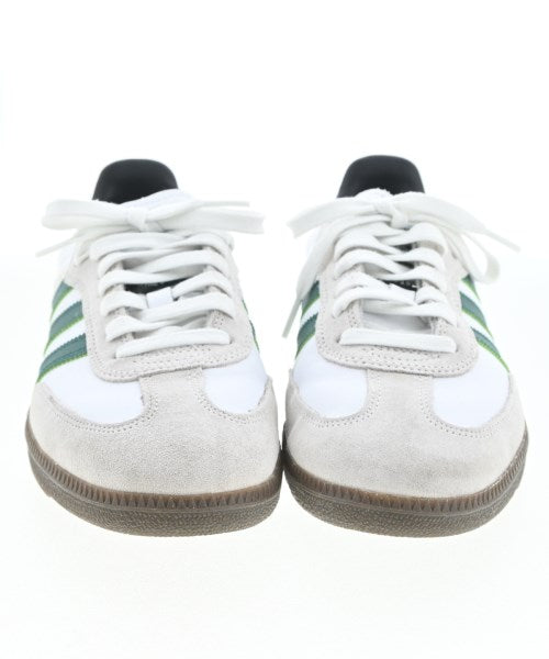 adidas 運動鞋