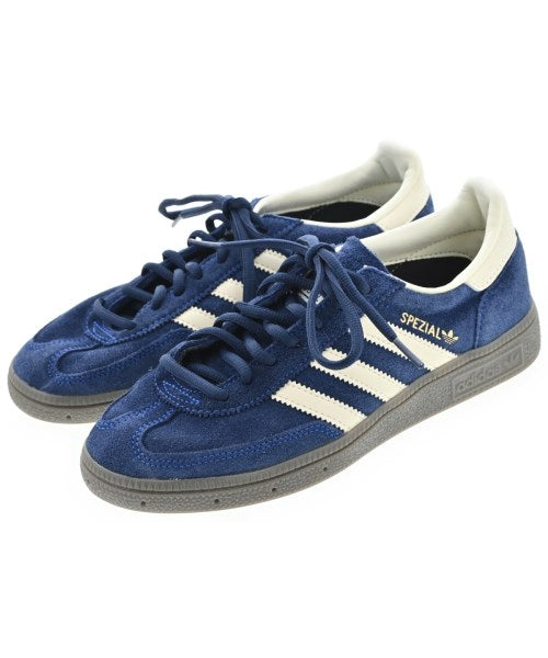 adidas 運動鞋