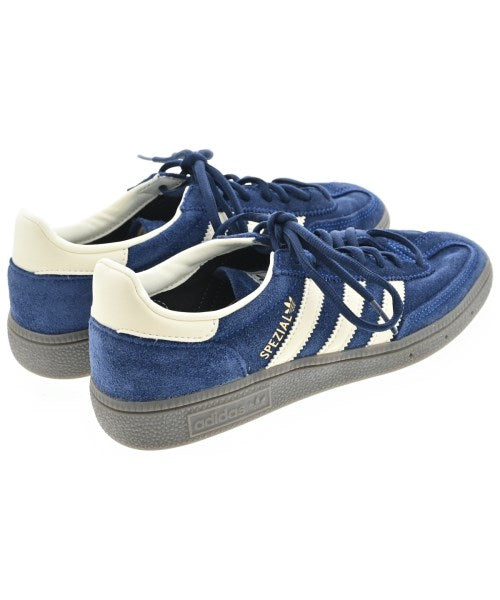 adidas 運動鞋