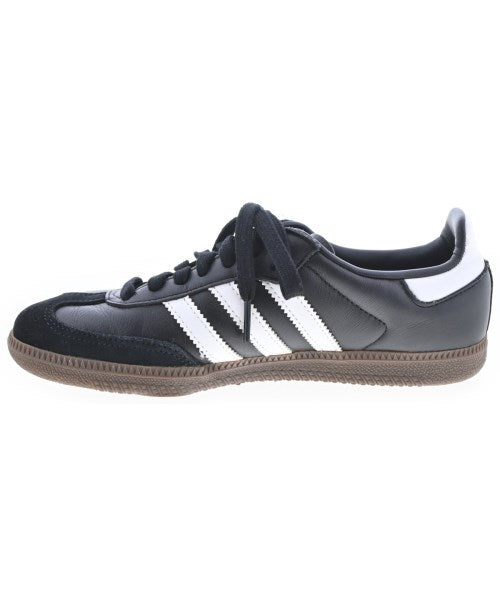 adidas 運動鞋