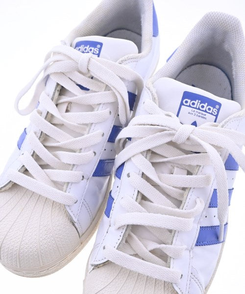 adidas 運動鞋