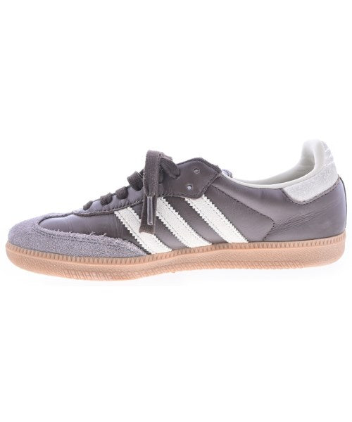 adidas 運動鞋