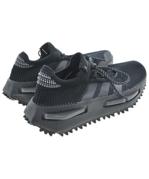 adidas 運動鞋