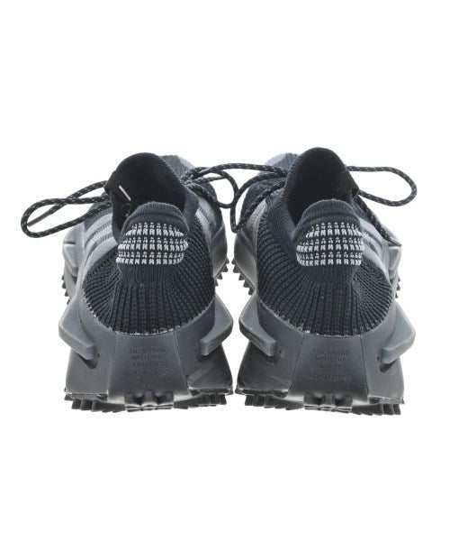 adidas 運動鞋
