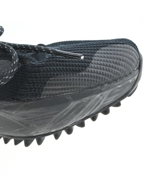adidas 運動鞋