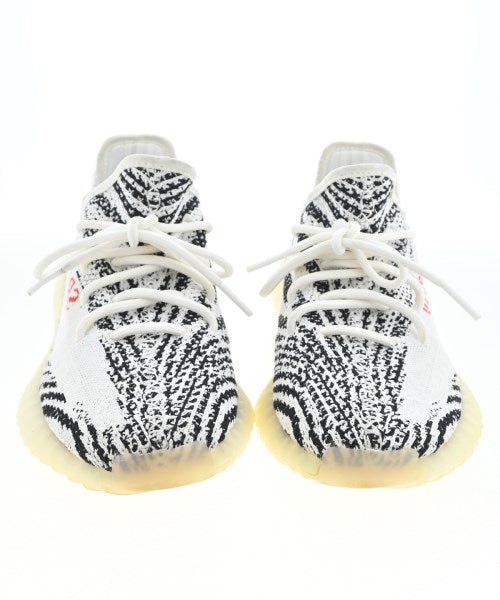 adidas 運動鞋