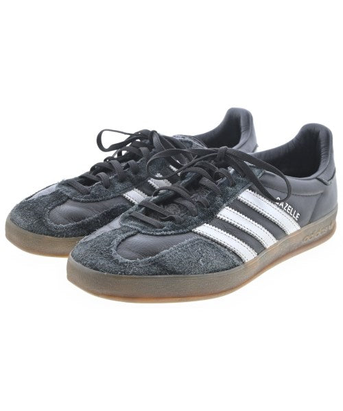 adidas 運動鞋