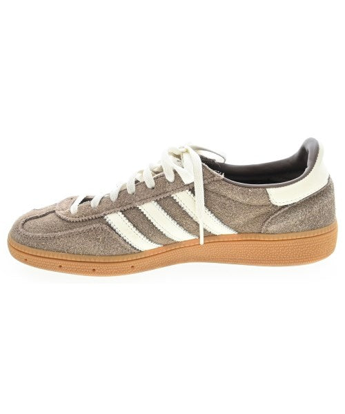 adidas 運動鞋