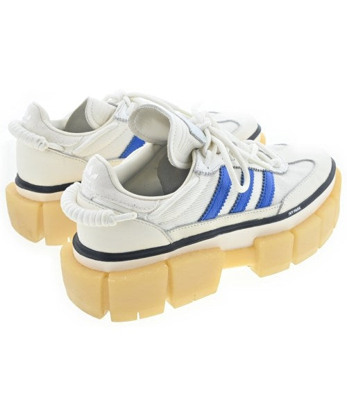 adidas 運動鞋