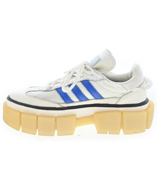 adidas 運動鞋