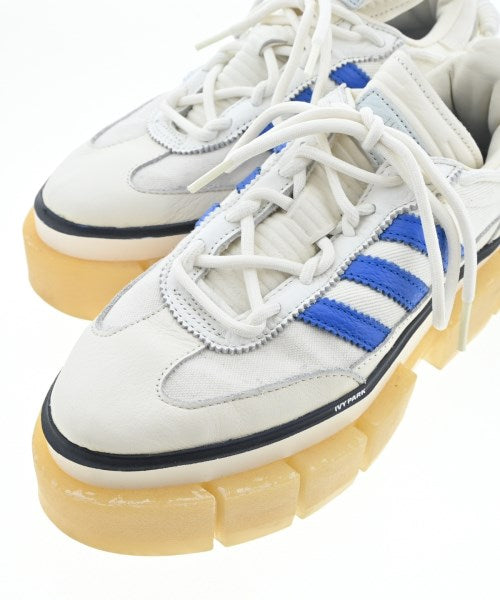 adidas 運動鞋